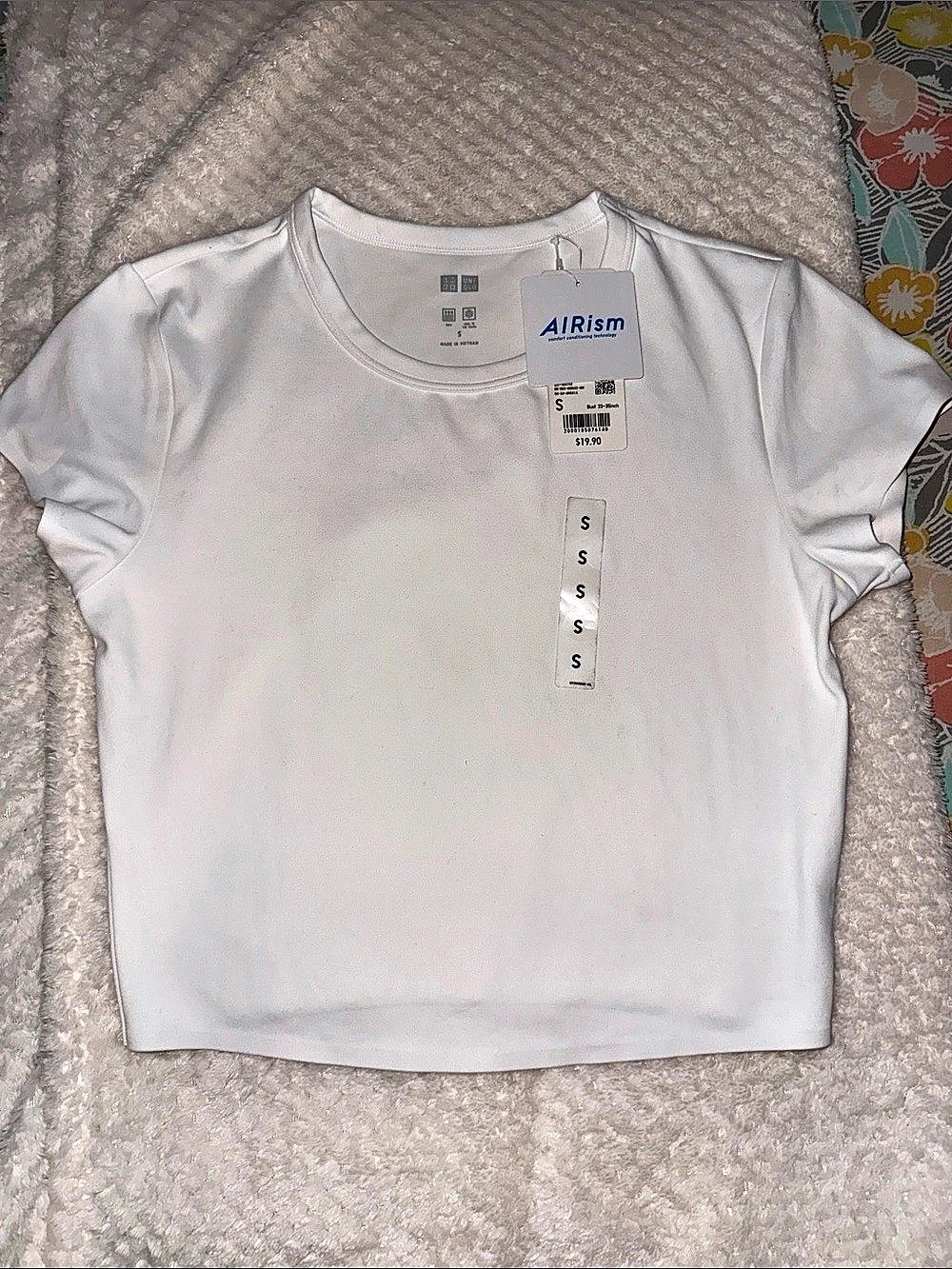 UNIQLO AIRism Soft Cropped T-Shirt White Short Sleeve Tee Size Small